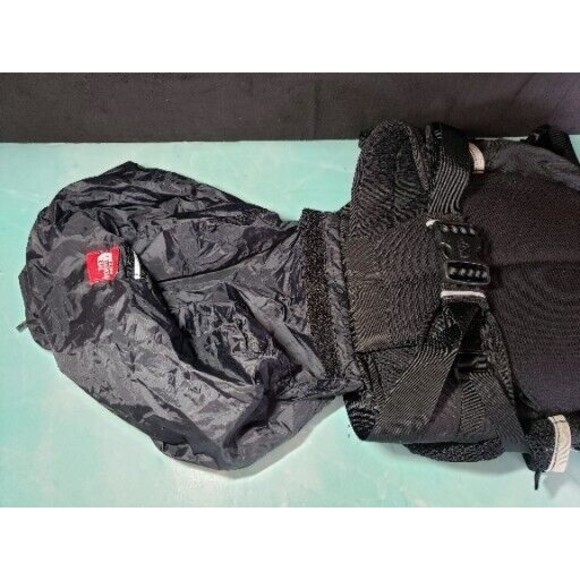 The North Face Messenger Bag Day Pack Black Waist Laptop Travel Soft Padded GUC - Picture 8 of 12